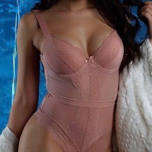Elegant Lace Bodysuit in Pink